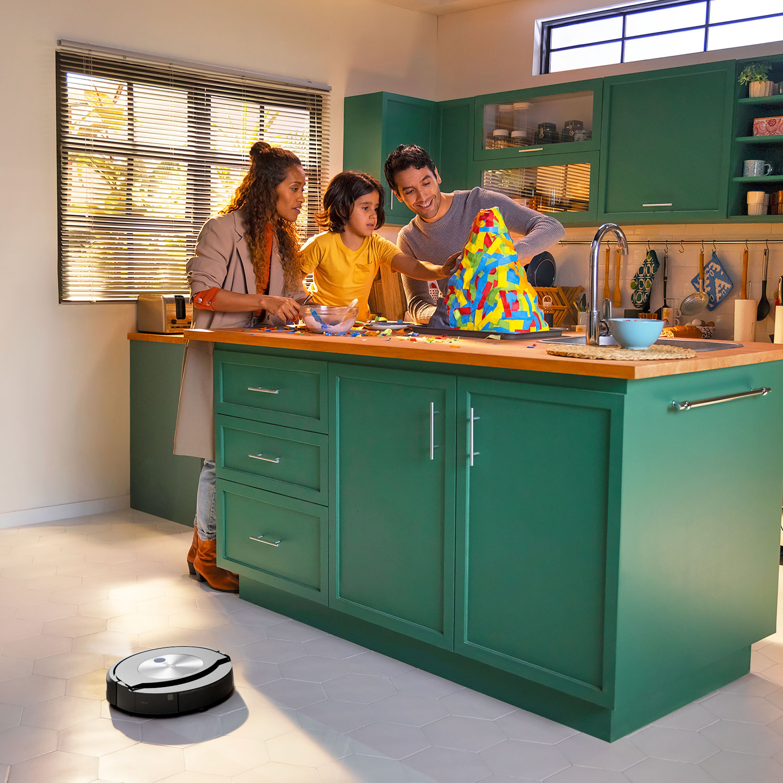 Roomba® j7+ | Top-Rated Self-Emptying Robot Vacuum | iRobot®