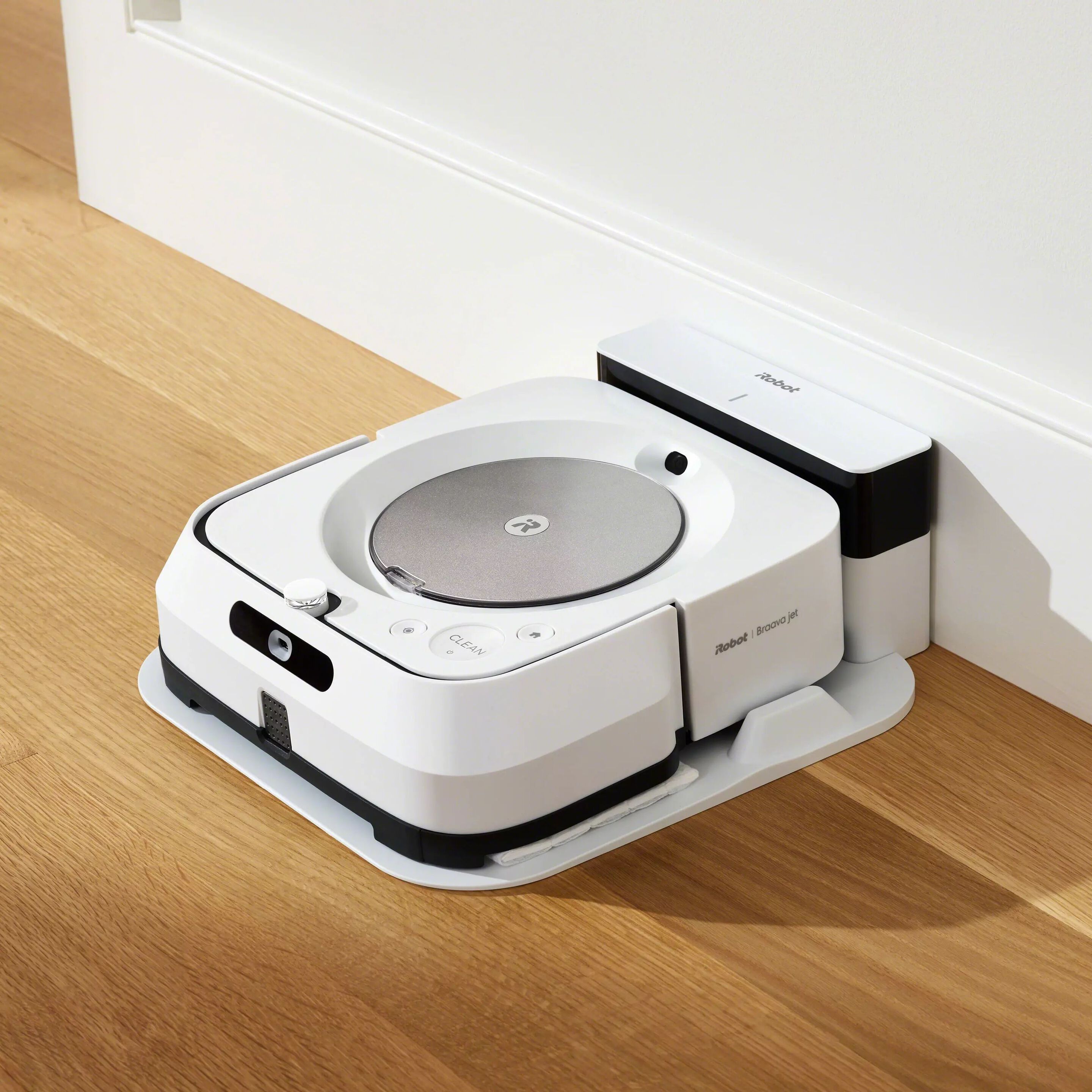 iRobot® Braava jet® m6 Robot Mop White iRobot®