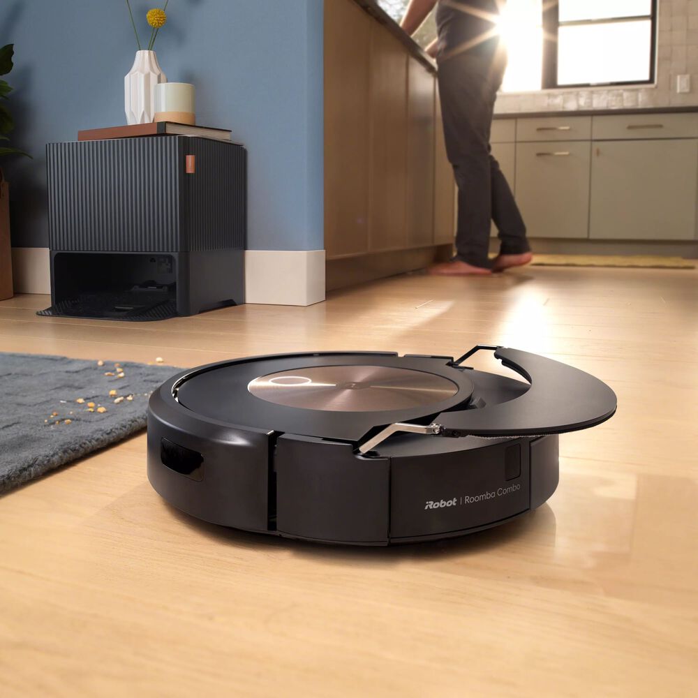 Thoughtful mop design keeps carpets dry