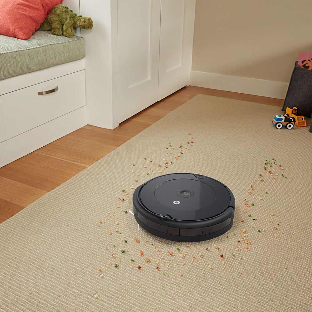  iRobot Roomba 692 Robot Vacuum - Wi-Fi Connectivity,  Personalized Cleaning Recommendations, Works with Alexa, Good for Pet Hair,  Carpets, Hard Floors, Self-Charging