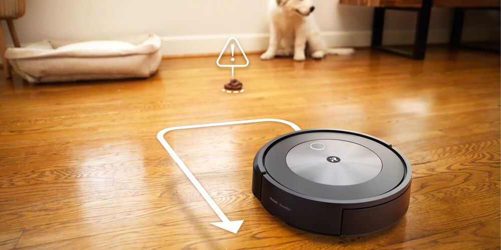 Roomba Combo&reg; j5 avoids pet accidents